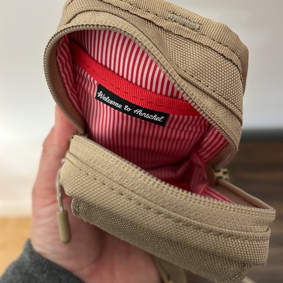 OG Herschel Bag - Picture 4 of 5